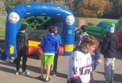 20221021 111008 1750268719 Inflatable T-ball game